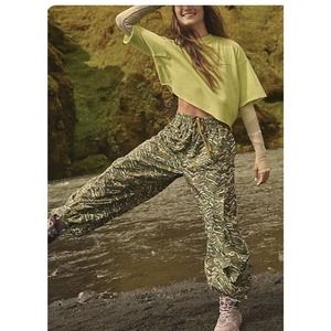 Women’s Medium Free People Movement Zephyr Olive Combo Print Pants NWOT*